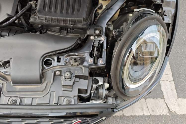 Used MINI Clubman 2022 Updated 2.0T COOPER S Engine Bay Left