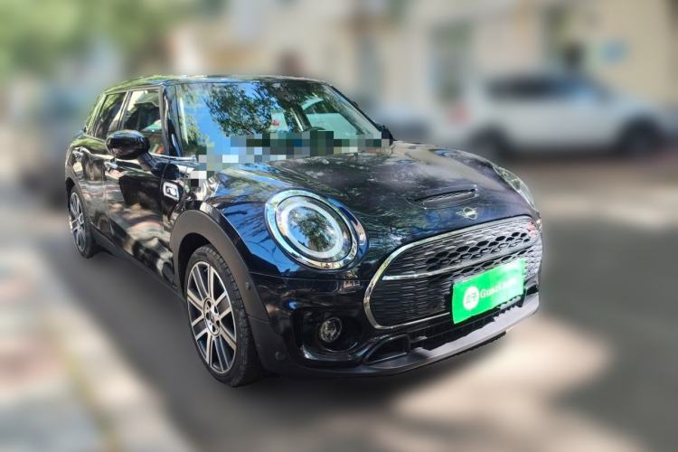 Used MINI Clubman 2022 Updated 2.0T COOPER S Front Right 45 Deg