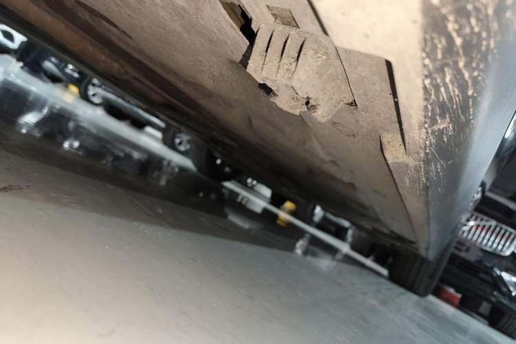 Used MINI Clubman 2022 2.0T COOPER S Left Side Sill