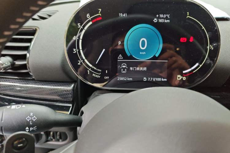 Used MINI Clubman 2022 Updated 2.0T COOPER S Odometer Close Up