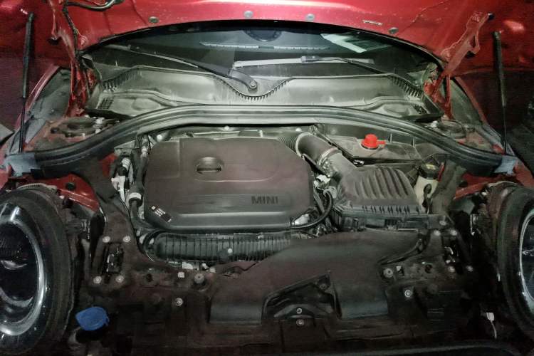 Used MINI Clubman 2022 2.0T COOPER S Engine Bay