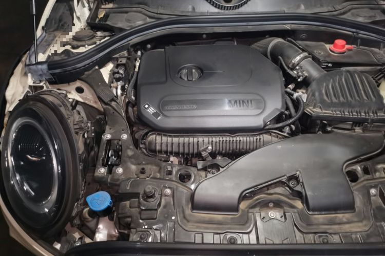 Used MINI Clubman 2022 2.0T COOPER S Engine Bay Right