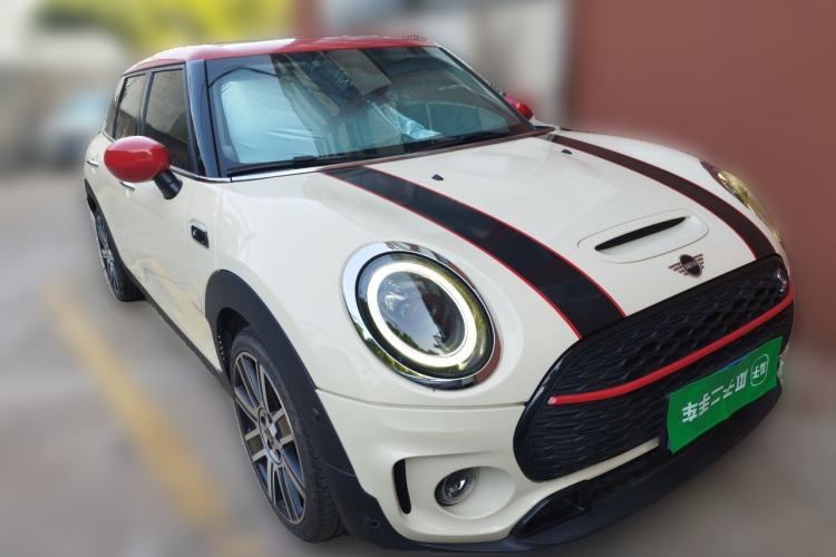 Used MINI Clubman 2022 Updated 2.0T COOPER S Front Right 45 Deg