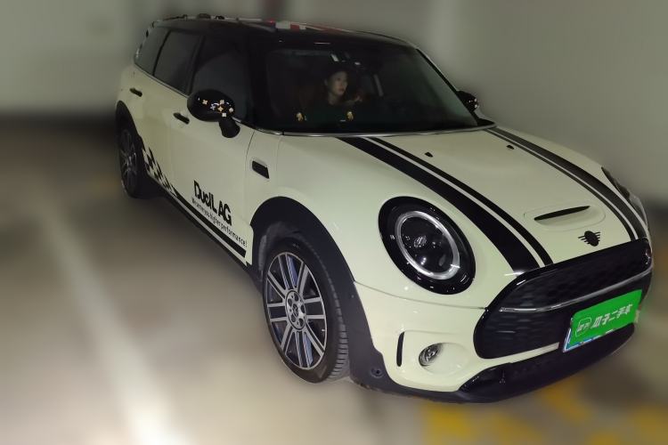 Used MINI Clubman 2022 Updated 2.0T COOPER S Front Right 45 Deg