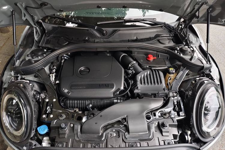 Used MINI Clubman 2022 Updated 2.0T COOPER S Engine Bay