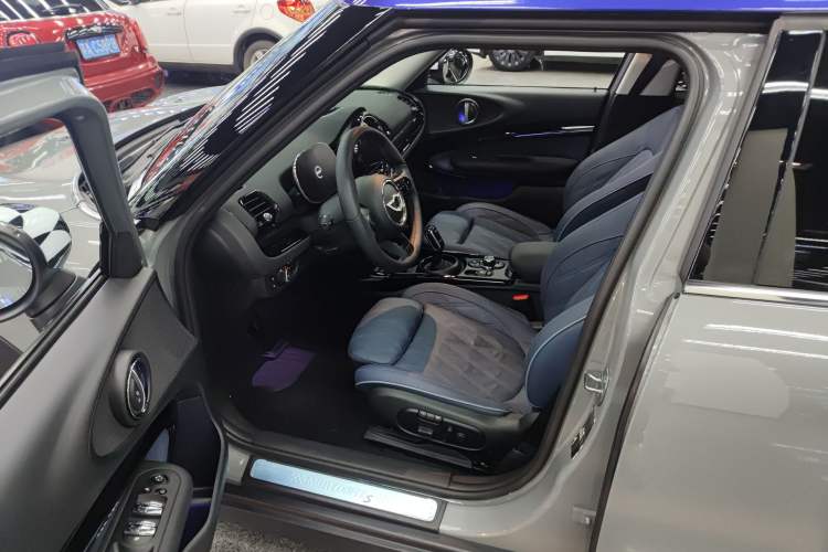 Used MINI Clubman 2022 Updated 2.0T COOPER S Interior 1