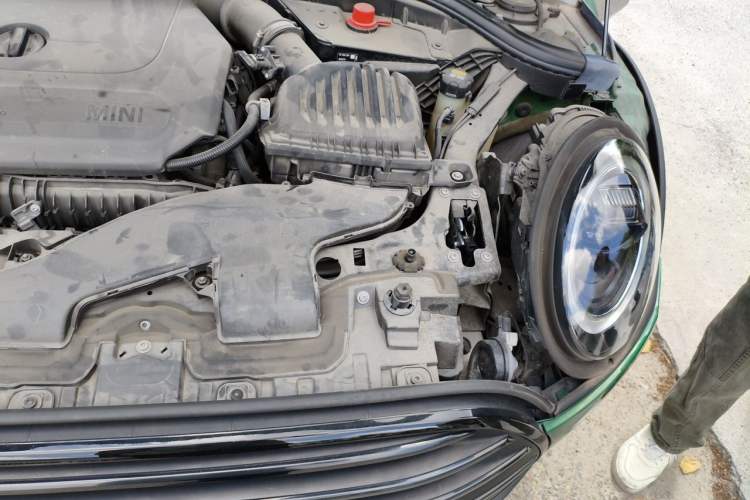 Used MINI Clubman 2022 1.5T COOPER Connoisseur Engine Bay Left