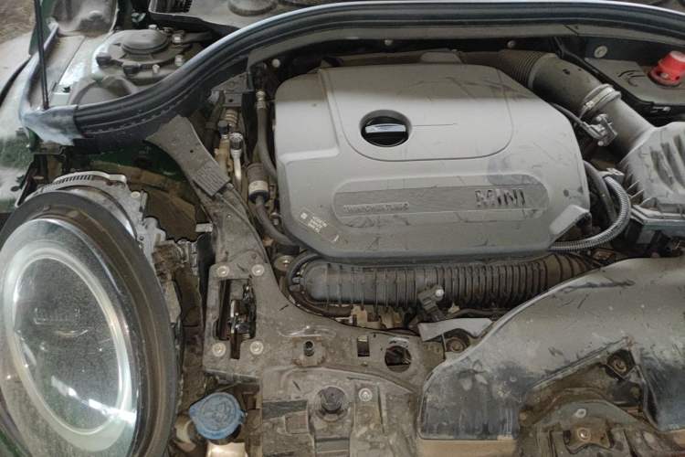 Used MINI Clubman 2022 2.0T COOPER S Engine Bay Right