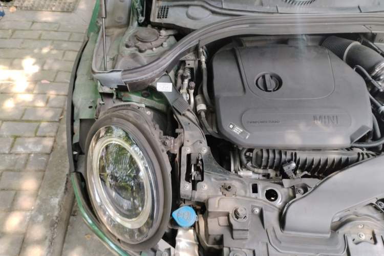 Used MINI Clubman 2022 Facelift 1.5T COOPER Connoisseur Engine Bay Right