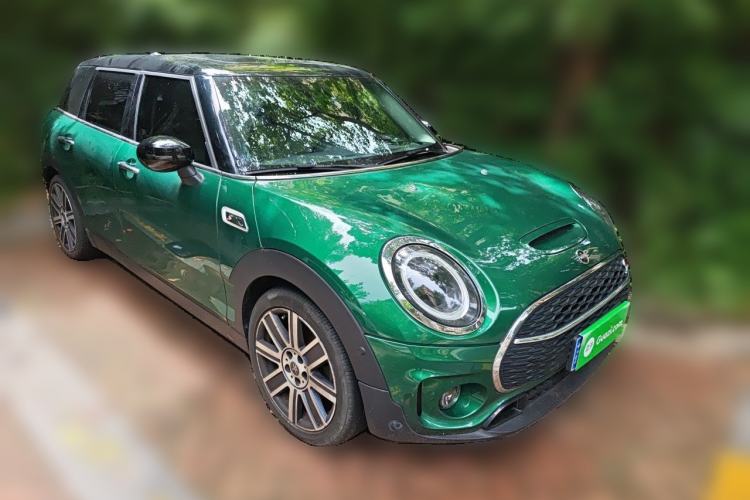 Used MINI Clubman 2022 Updated 2.0T COOPER S Front Right 45 Deg