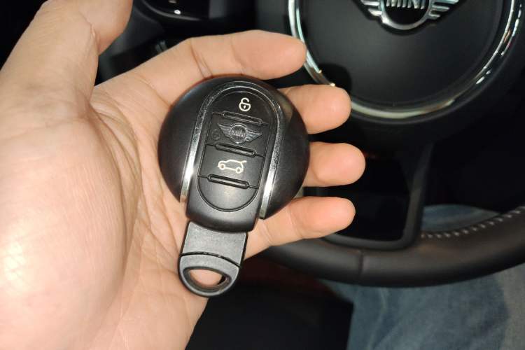 Used MINI Clubman 2022 Facelift 1.5T COOPER Connoisseur Interior 1