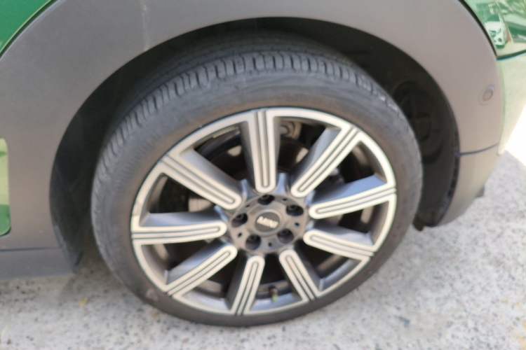 Used MINI Clubman 2022 1.5T COOPER Connoisseur Right Front Wheel Hub