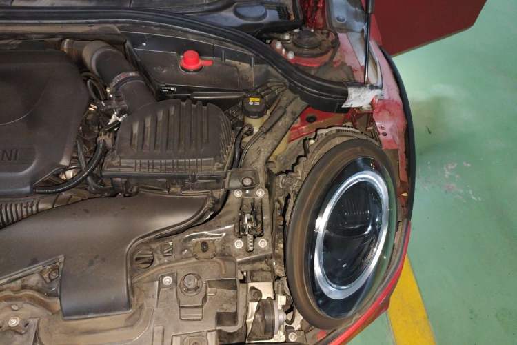 Used MINI Clubman 2022 2.0T COOPER S Engine Bay Left