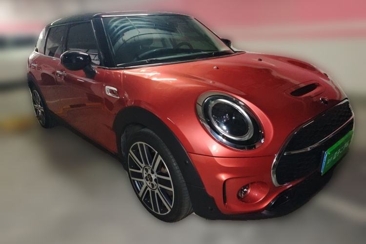 Used MINI Clubman 2022 Updated 2.0T COOPER S Front Right 45 Deg