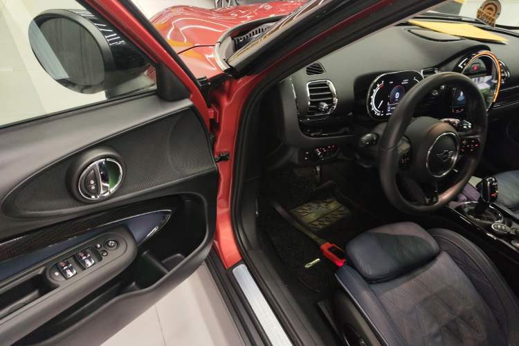 Used MINI Clubman 2022 1.5T COOPER Connoisseur Driver Seat