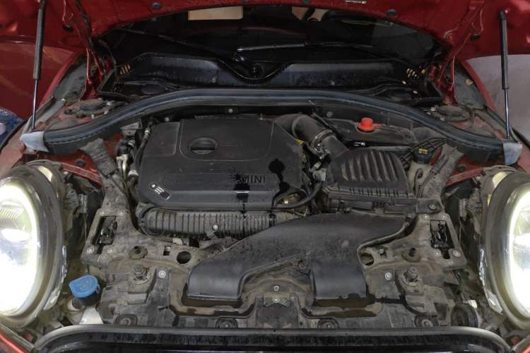 Used MINI Clubman 2022 2.0T COOPER S Engine Bay