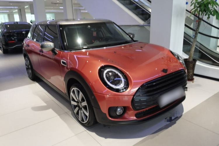 Used MINI Clubman 2022 Updated 1.5T COOPER Front Right 45 Deg