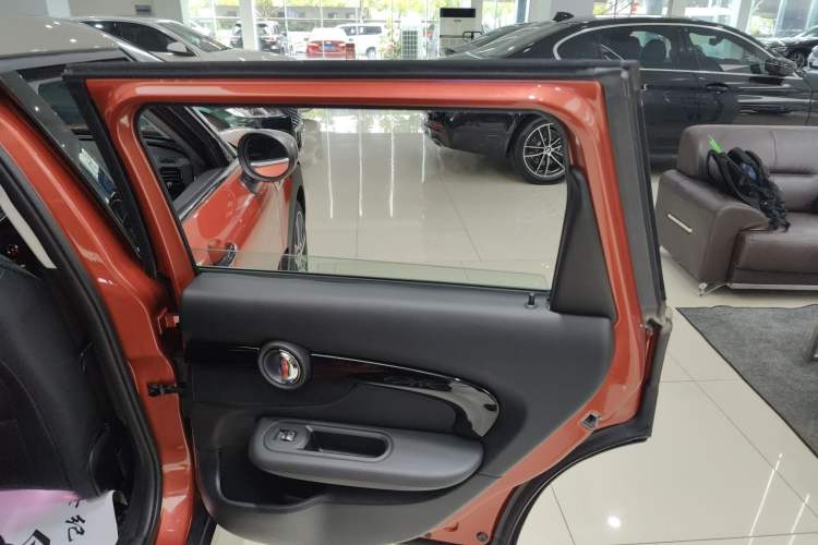Used MINI Clubman 2022 Updated 2.0T COOPER S Interior 6