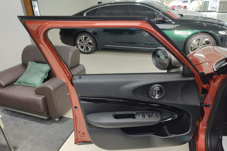 Used MINI Clubman 2022 Updated 2.0T COOPER S Interior 7
