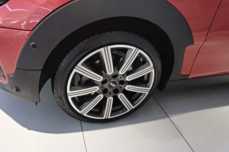 Used MINI Clubman 2022 Updated 1.5T COOPER Left Front Wheel Hub