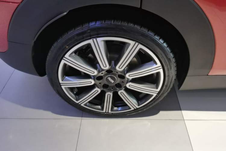 Used MINI Clubman 2022 Updated 1.5T COOPER Right Rear Wheel Hub