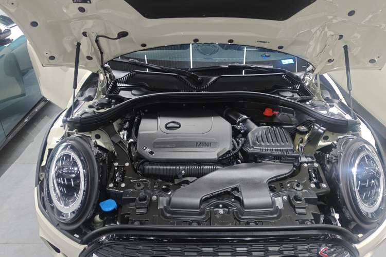 Used MINI Clubman 2022 2.0T COOPER S Engine Bay