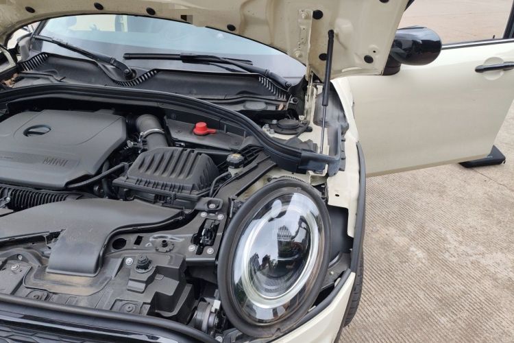 Used MINI Clubman 2022 2.0T COOPER S Engine Bay Left