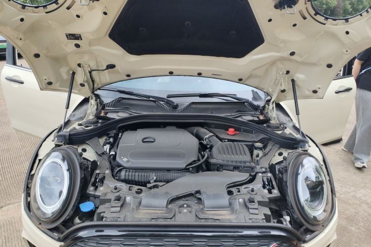 Used MINI Clubman 2022 2.0T COOPER S Engine Bay