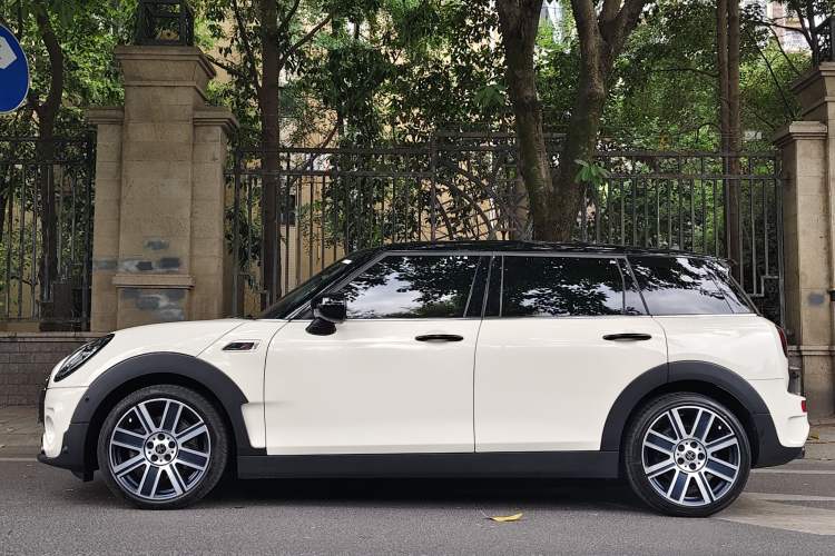 Used MINI Clubman 2022 2.0T COOPER S Exterior 3