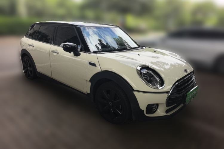 Used MINI Clubman 2022 Updated 1.5T COOPER Front Right 45 Deg