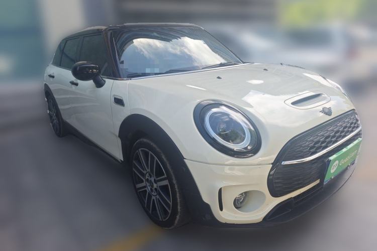 Used MINI Clubman 2022 Updated 2.0T COOPER S Front Right 45 Deg