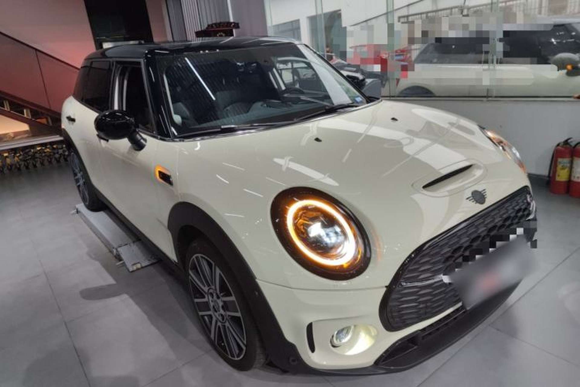 Used MINI Clubman 2022 2.0T COOPER S Front Right 45 Deg