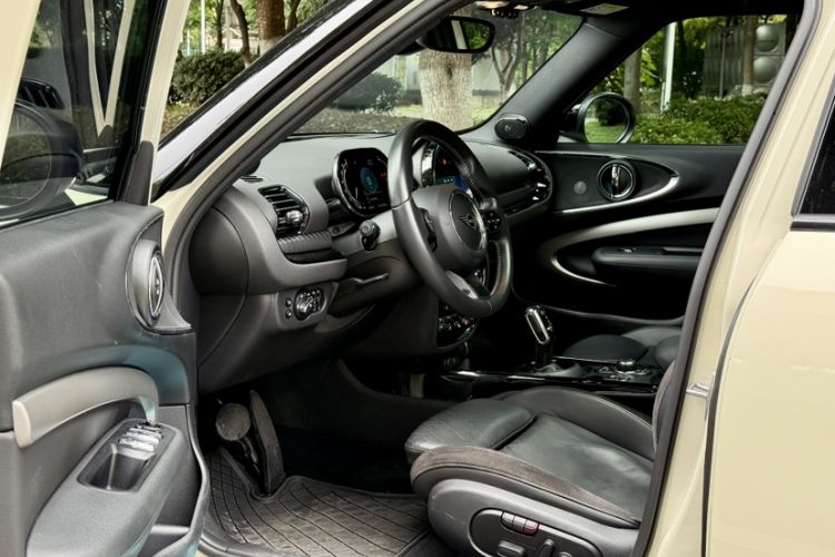 Used MINI Clubman 2022 2.0T COOPER S Interior 4