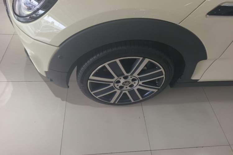 Used MINI Clubman 2022 2.0T COOPER S Left Front Wheel Hub