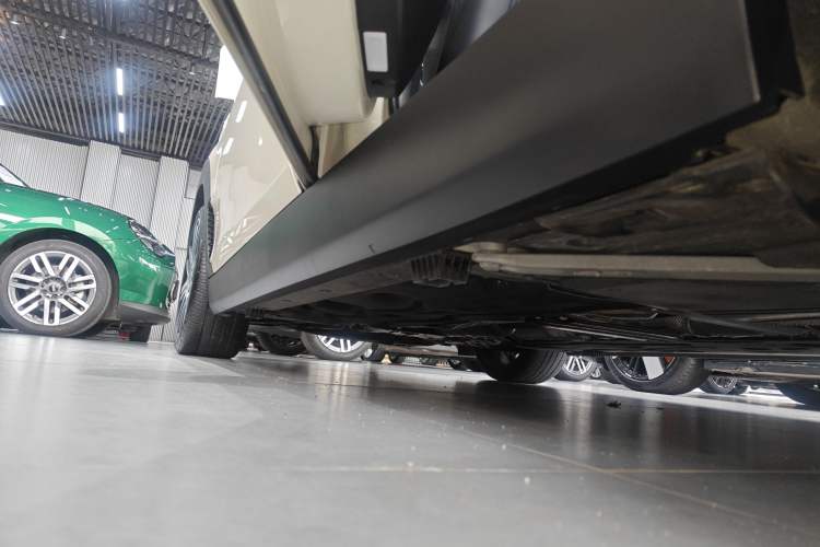 Used MINI Clubman 2022 2.0T COOPER S Left Side Sill