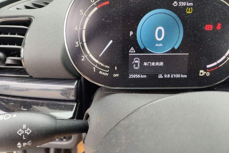 Used MINI Clubman 2022 2.0T COOPER S Odometer Close Up