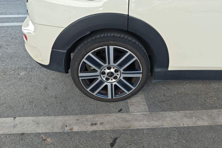 Used MINI Clubman 2022 Updated 2.0T COOPER S Right Rear Wheel Hub
