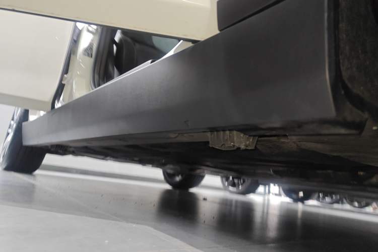 Used MINI Clubman 2022 2.0T COOPER S Right Side Sill