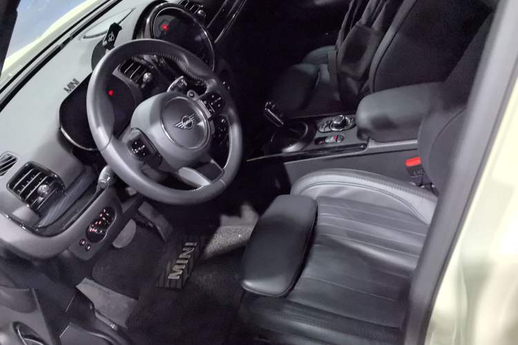 Used MINI Clubman 2022 Updated 2.0T COOPER S Left Front Seat