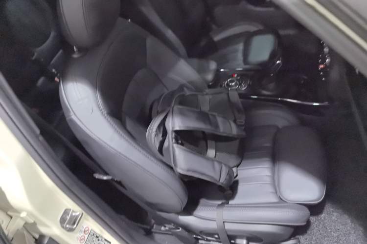 Used MINI Clubman 2022 Updated 2.0T COOPER S Right Front Seat