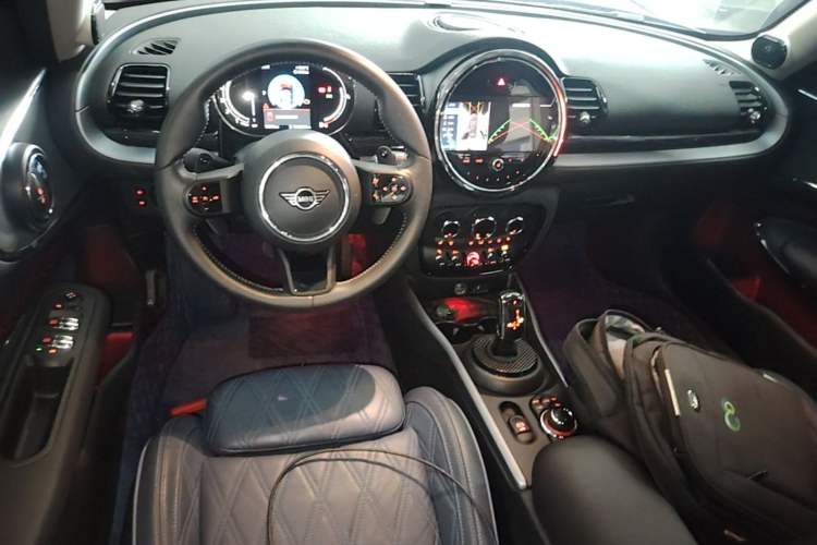 Used MINI Clubman 2023 2.0T COOPER S Connoisseur Center Console