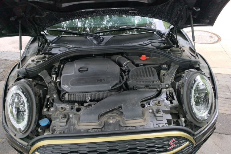 Used MINI Clubman 2023 2.0T COOPER S Free Spirit Special Edition Engine Bay