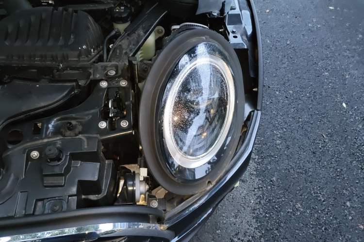 Used MINI Clubman 2023 1.5T COOPER Connoisseur Engine Bay Left