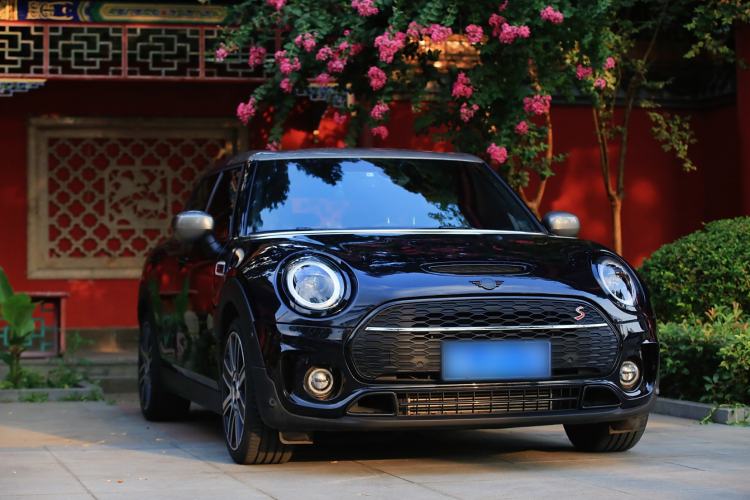Used MINI Clubman 2023 Revised 2.0T COOPER S Connoisseur Front Right 45 Deg