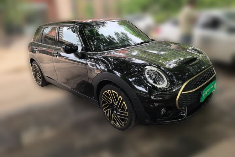 Used MINI Clubman 2023 2.0T COOPER S Free Spirit Special Edition Front Right 45 Deg