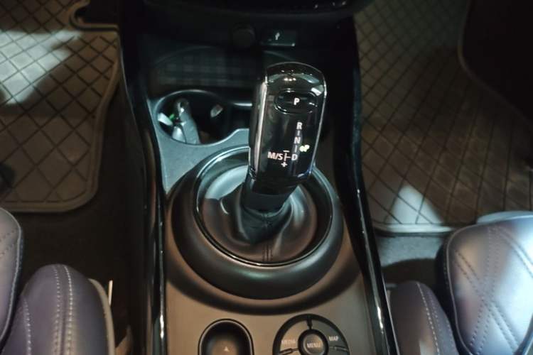 Used MINI Clubman 2023 Refresh 1.5T COOPER Connoisseur Gear Lever