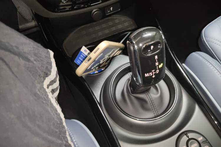 Used MINI Clubman 2023 1.5T COOPER Connoisseur Gear Lever
