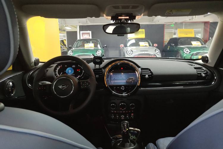 Used MINI Clubman 2023 1.5T COOPER Connoisseur Interior 2