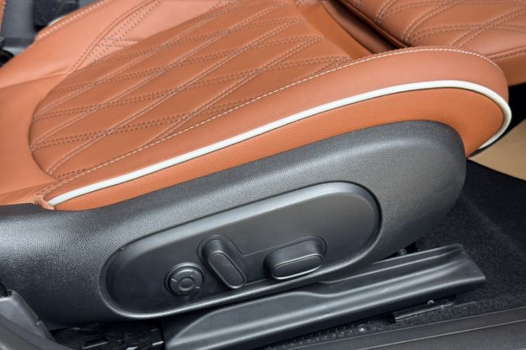 Used MINI Clubman 2023 Revised 2.0T COOPER S Connoisseur Interior 3