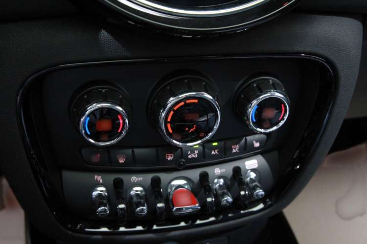Used MINI Clubman 2023 1.5T COOPER Connoisseur Interior 5